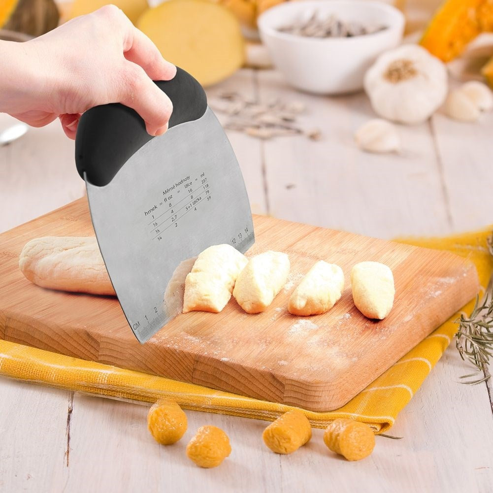Baking spatula and chopper in stainless steel with measuring scale