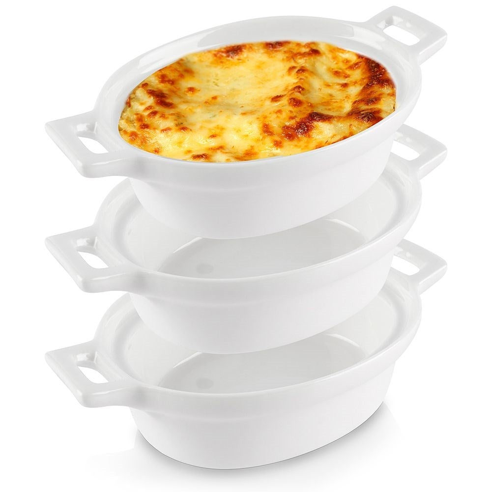 Baking tins with handles for all goodies