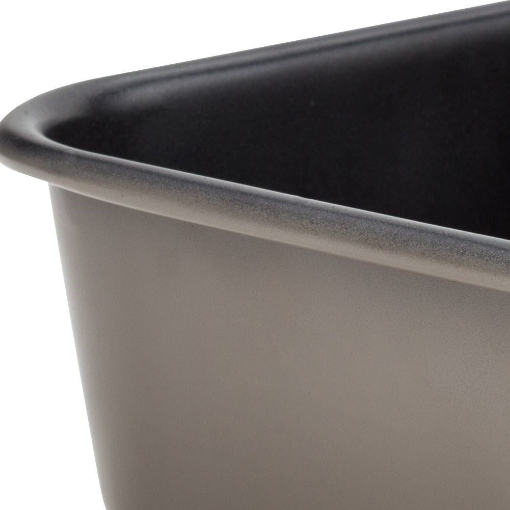 Baking tin with 3-layer non-stick for meat and cakes