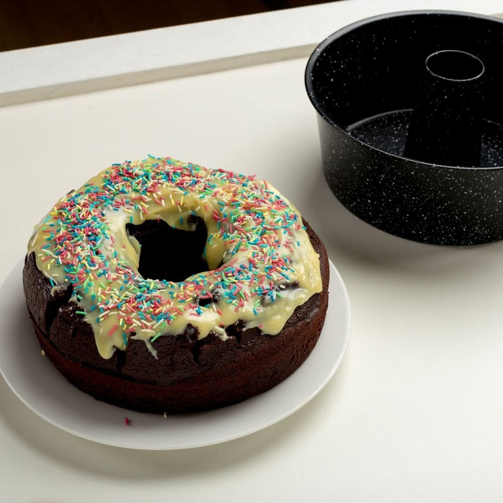 Baking tin with non-stick granite coating for all ovens