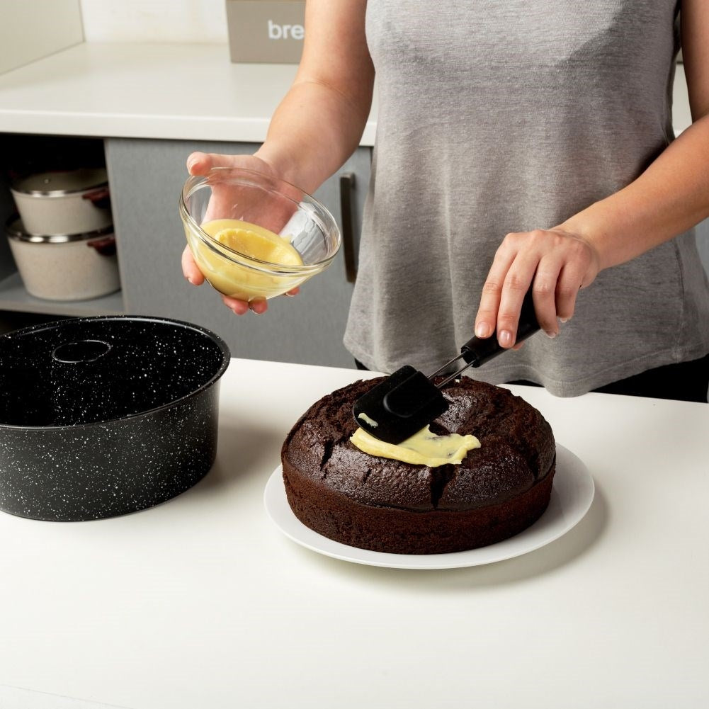 Baking tin with non-stick granite coating for all ovens