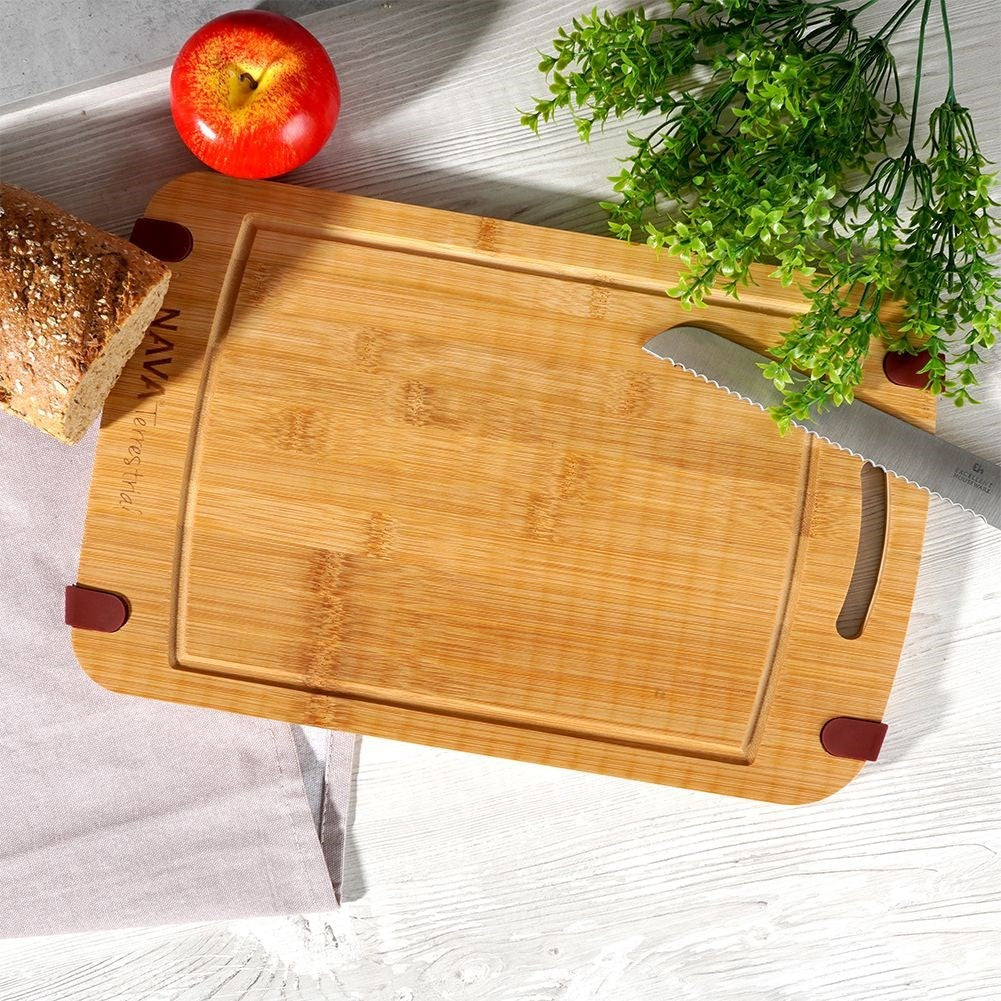 Bamboo cutting board with comfortable handle