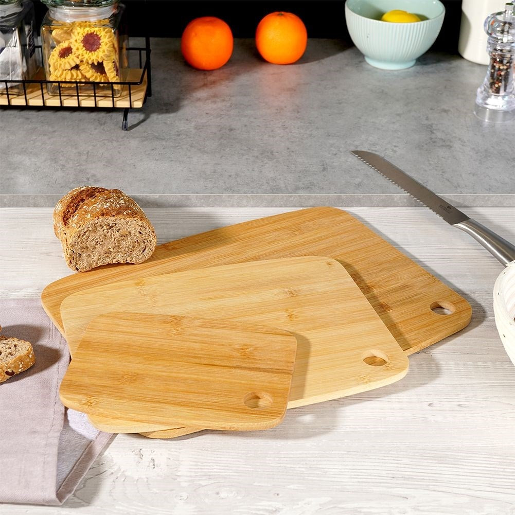 Bamboo kitchen boards: Cut and serve meat, vegetables, fruit