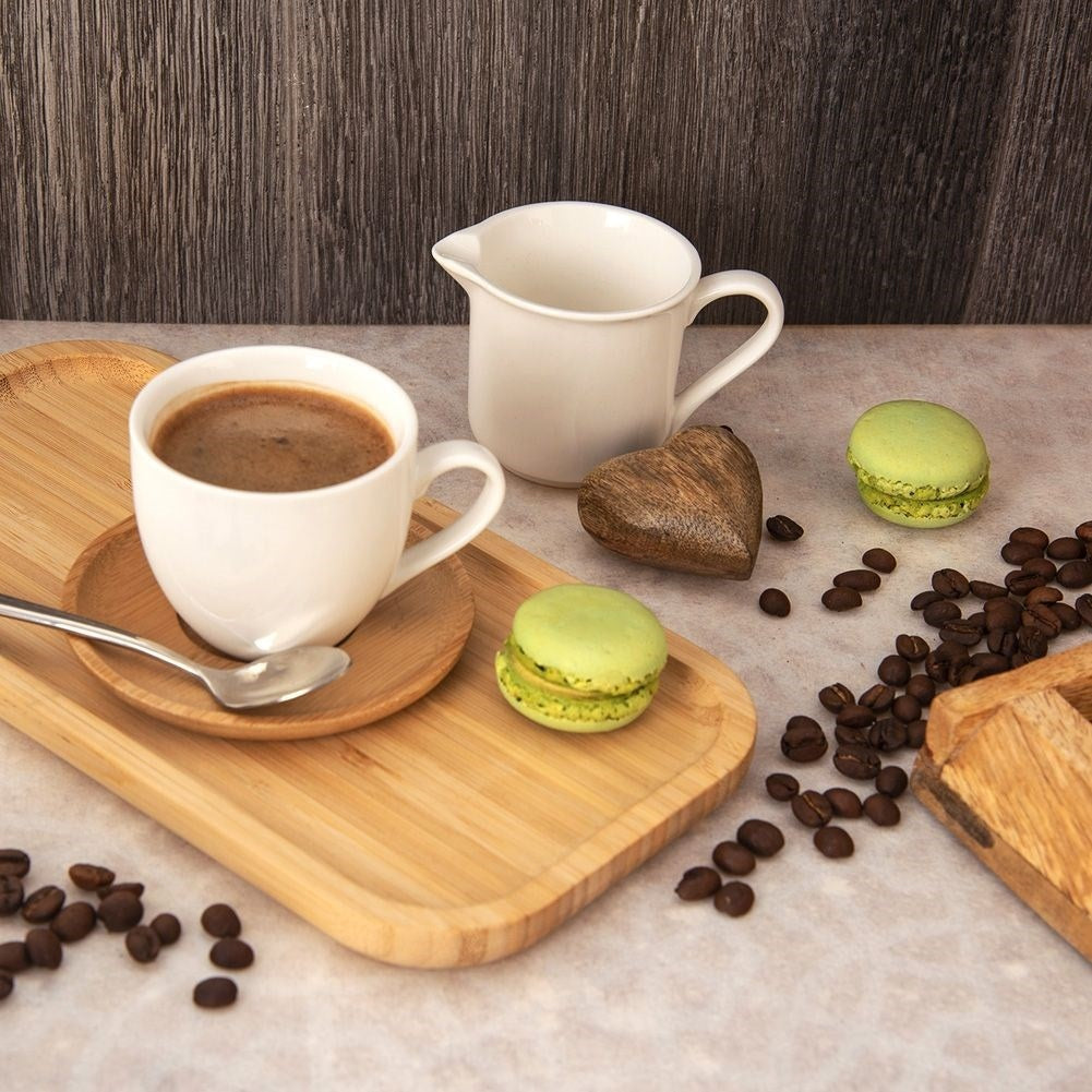 Bamboo plate for serving starters, dishes and desserts