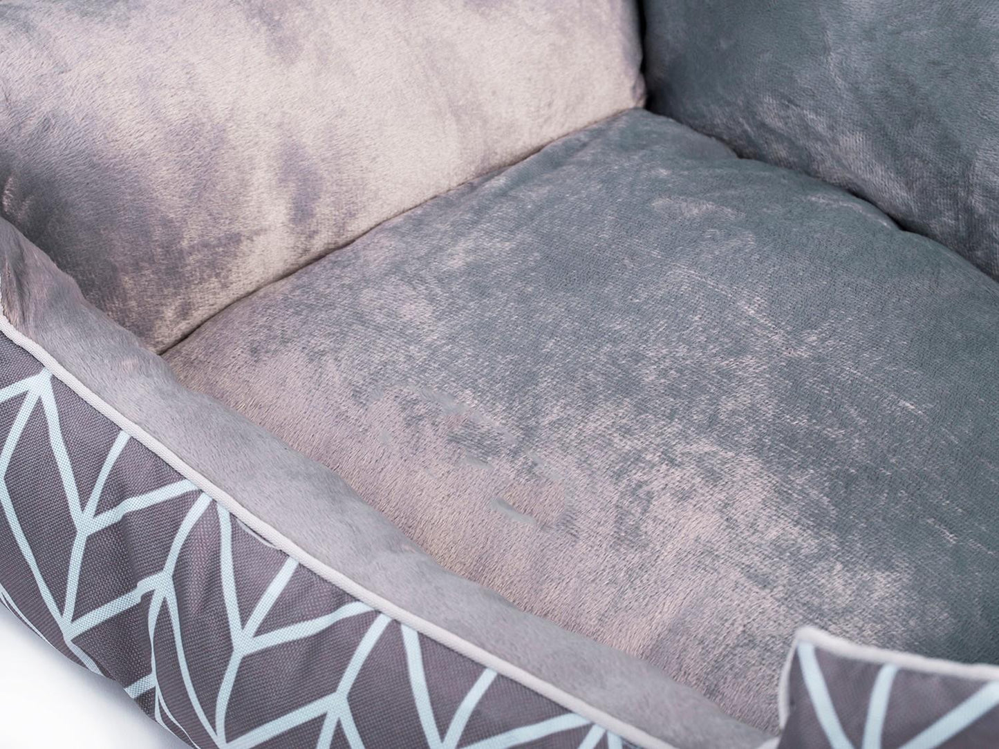 Bed 65 x 50 x 23 cm L DR-235 gray