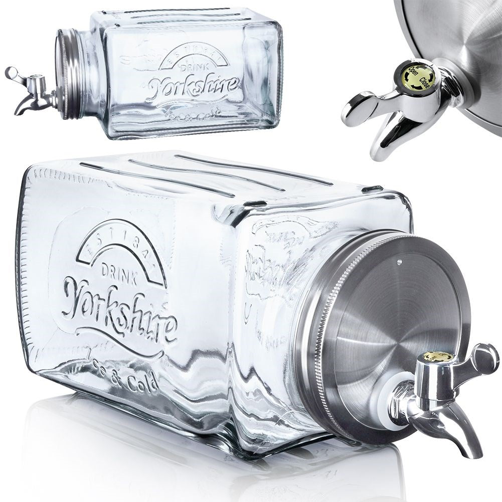 Beverage container with faucet for refrigerator