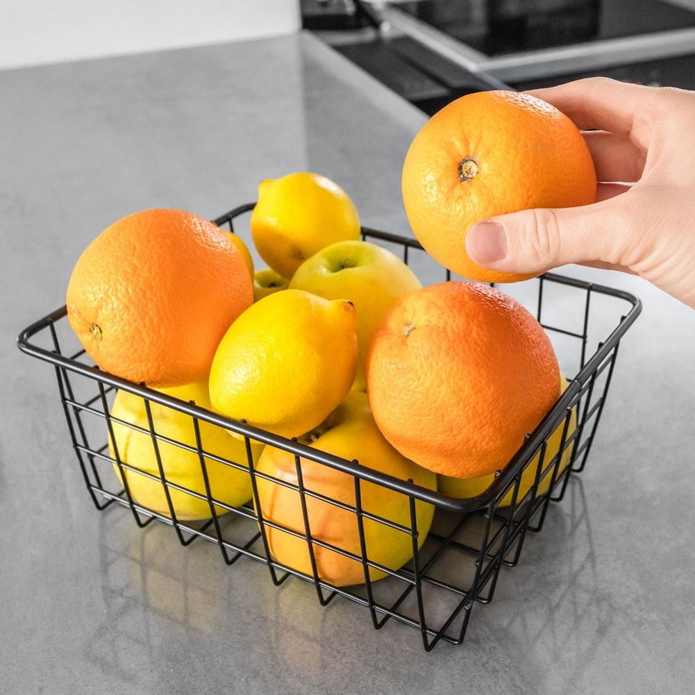 Black LOFT fruit basket made of durable metal for fruit/vegetables