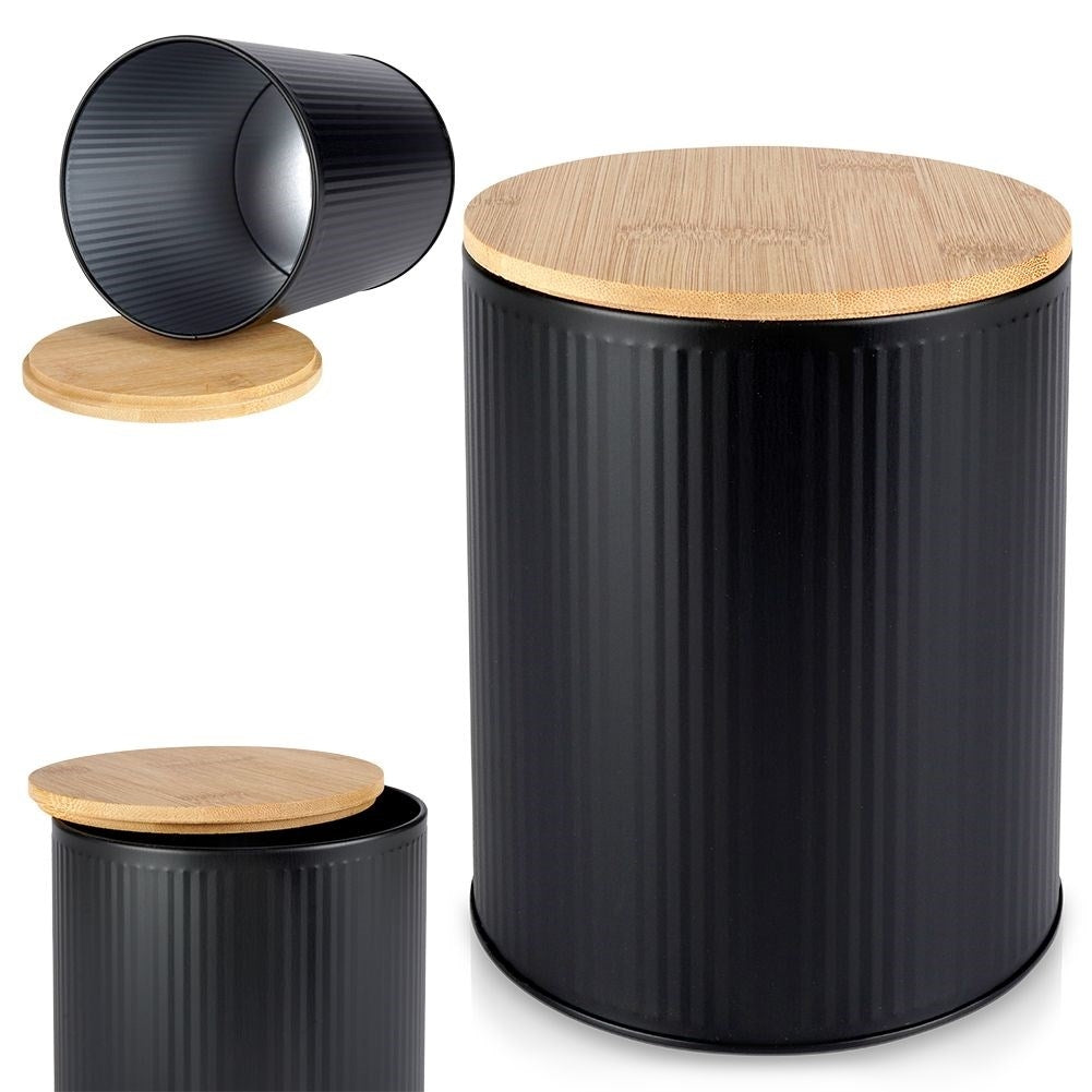 Black food container with bamboo lid