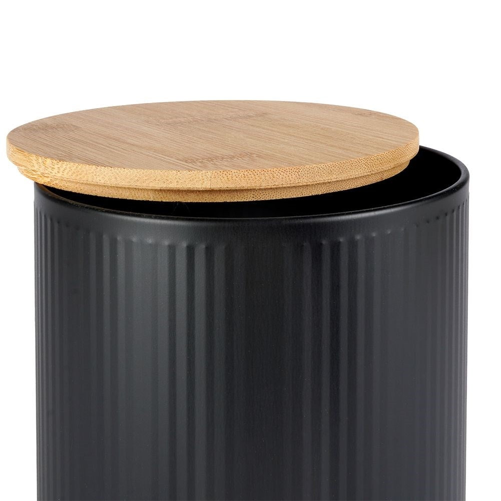 Black food container with bamboo lid