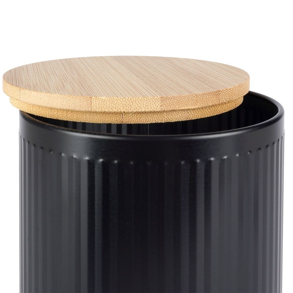 Black food storage with bamboo lid