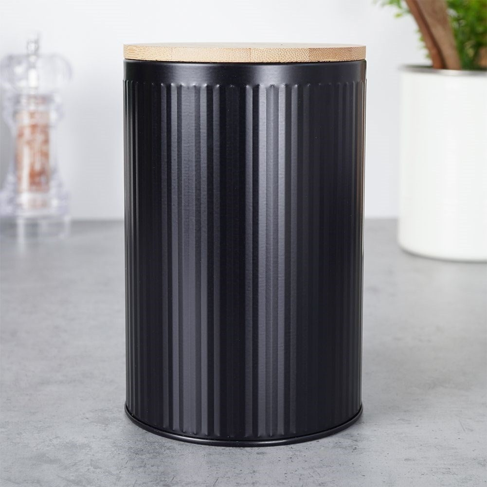 Black food storage with bamboo lid
