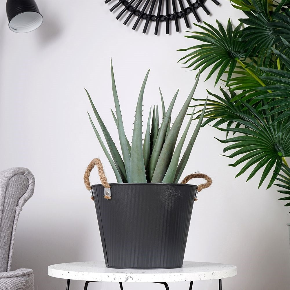 Black grooved pot in galvanized metal for indoor/outdoor use
