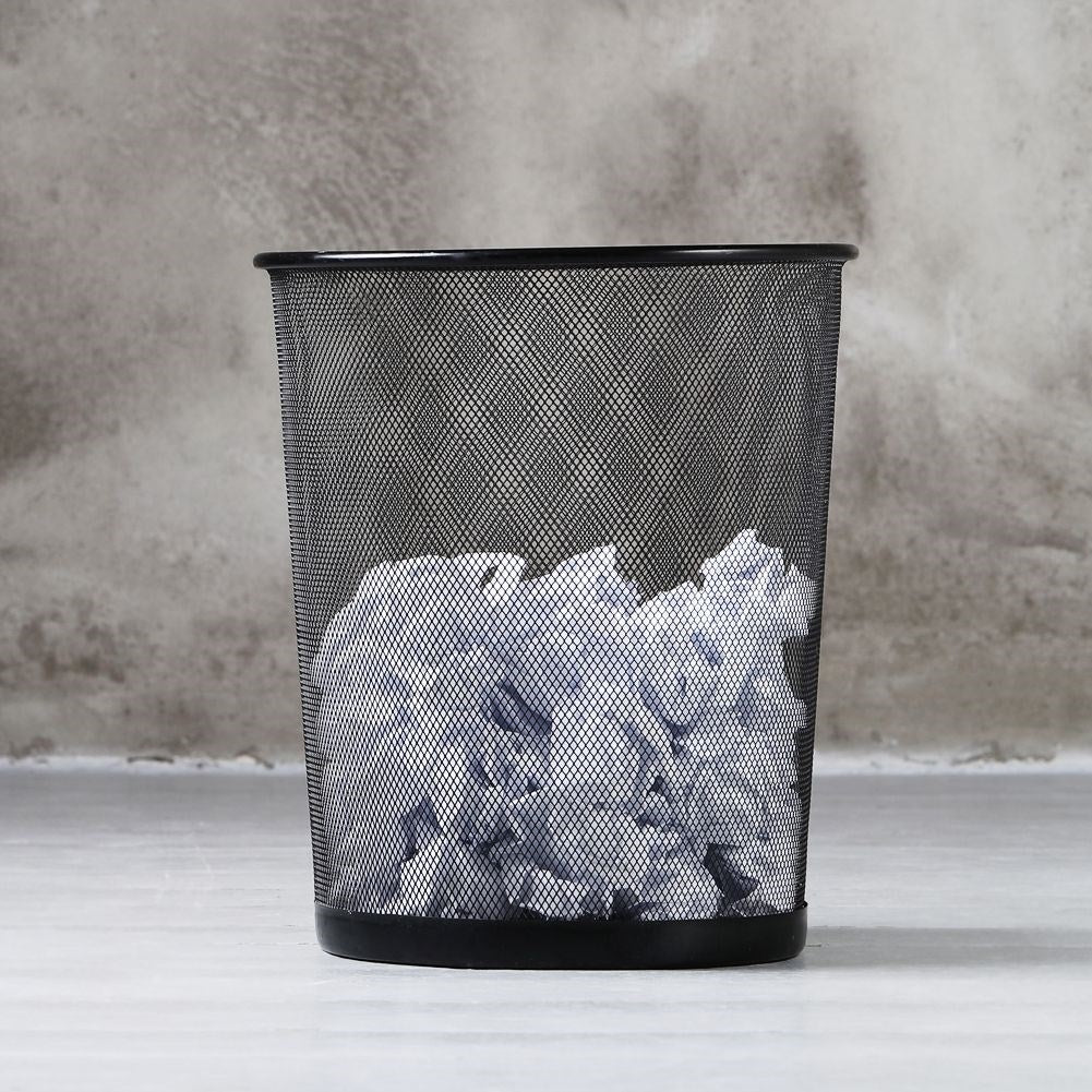 Black metallic dustbin 6L for modern spaces