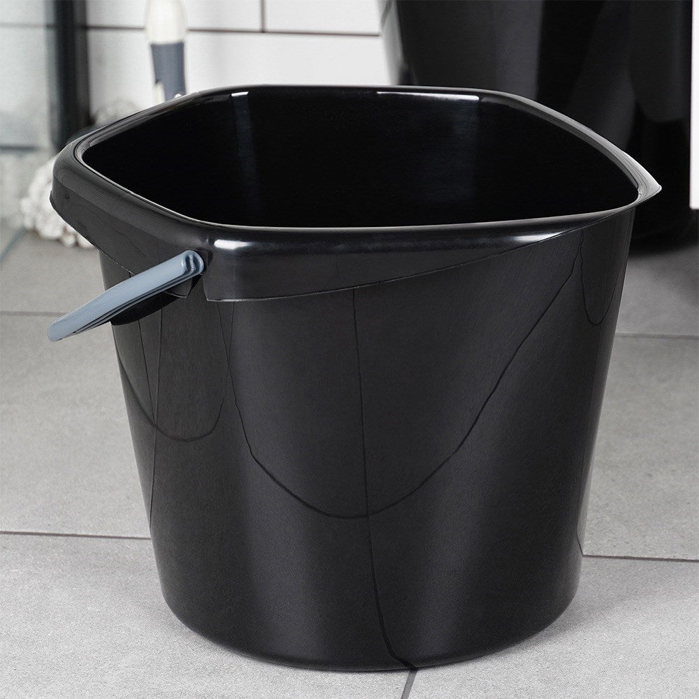 Black plastic bucket 14 l