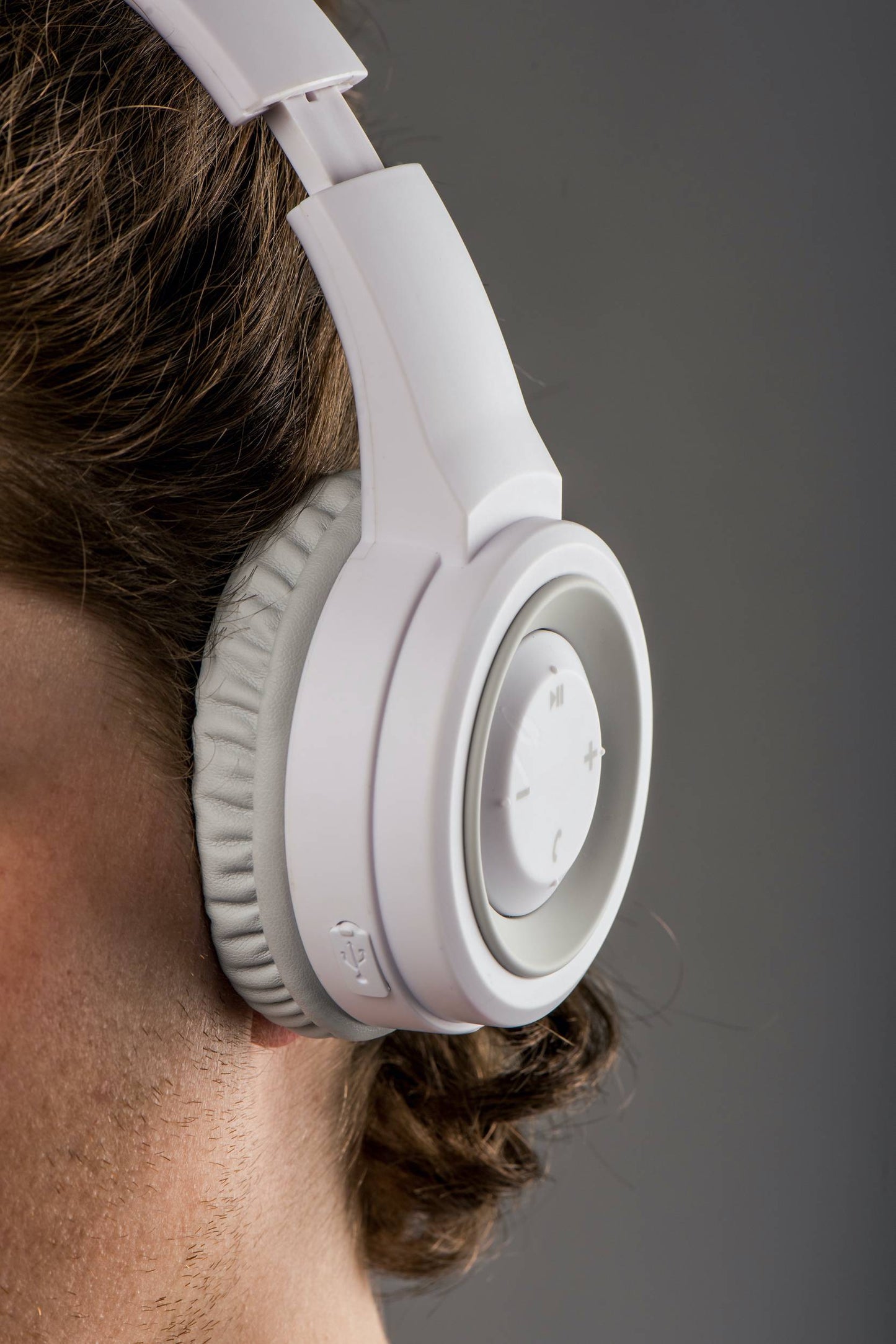Bluetooth Headphones, Splashproof, 66-Hour Battery, White