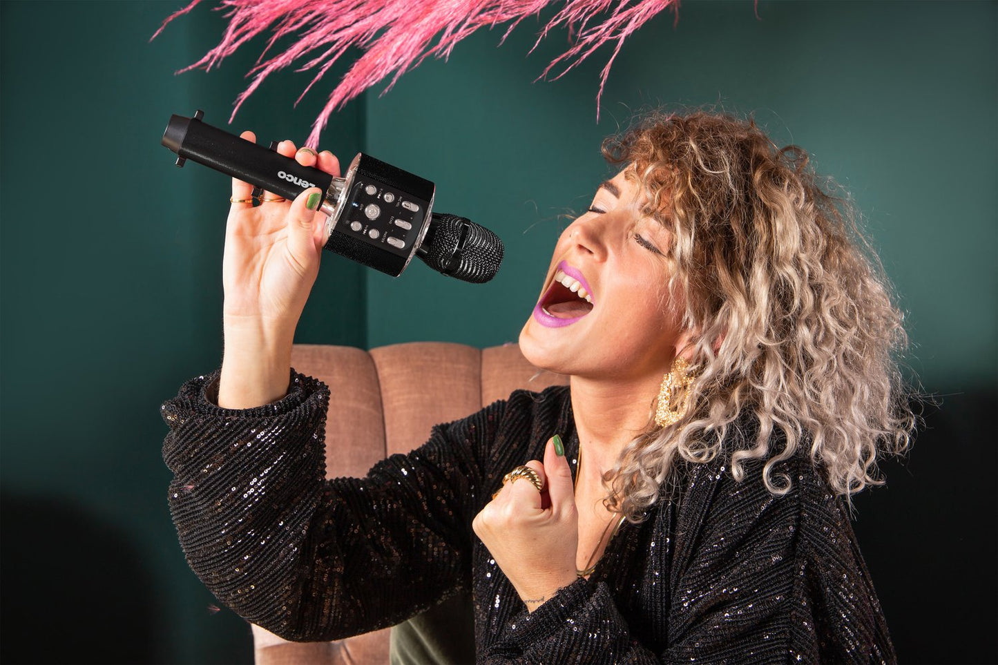 Bluetooth® Karaoke microphone with speaker & lighting Black