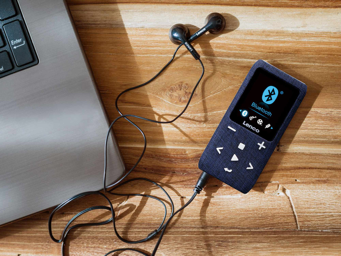 Bluetooth MP3/MP4 Player, 8GB, Expandable, Blue
