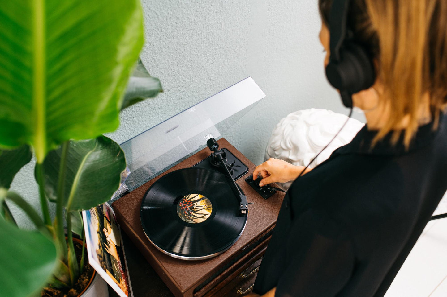 Bluetooth Turntable with Built-In Speakers, Brown, 33/45 RPM