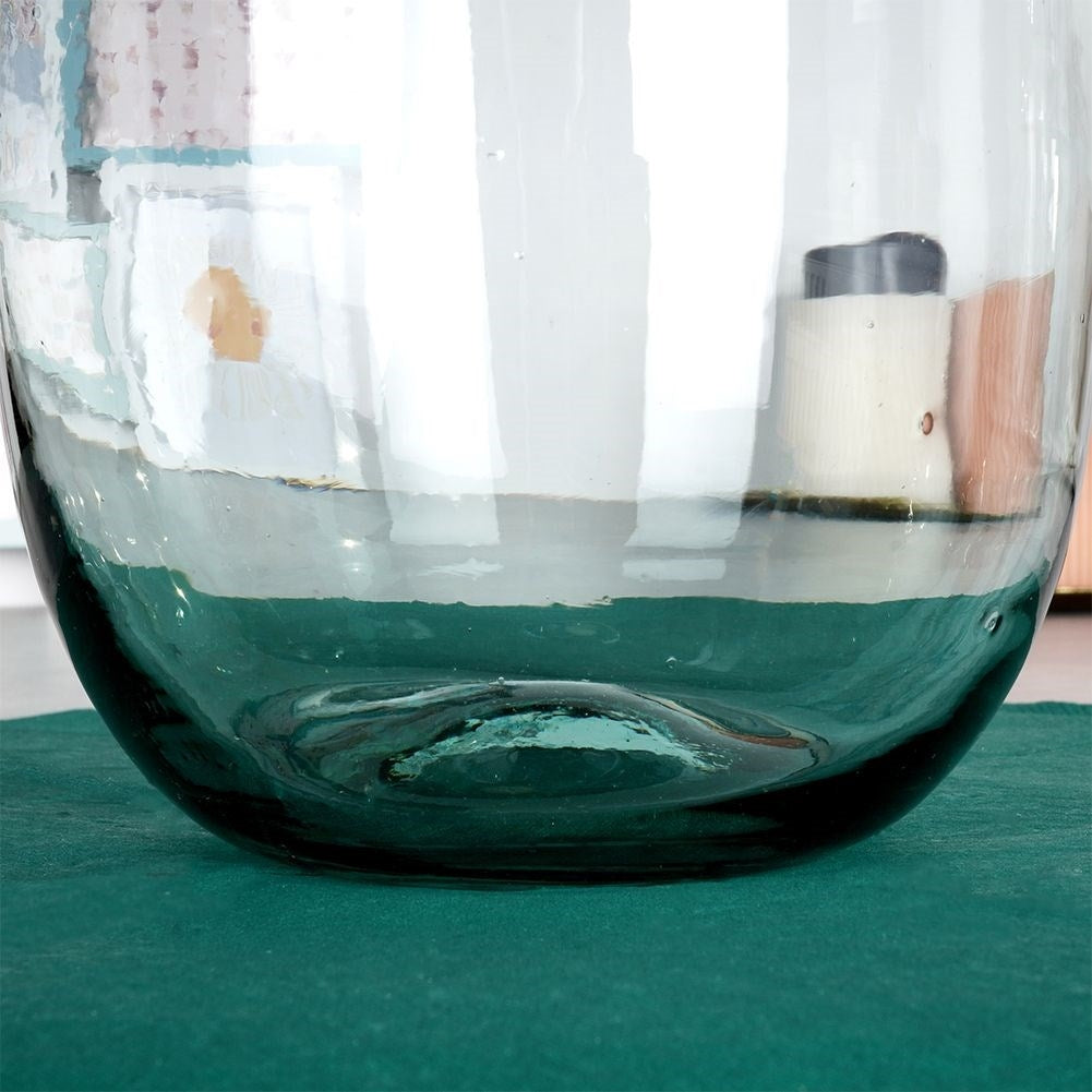 Blue vase in recycled glass - perfect for all flowers
