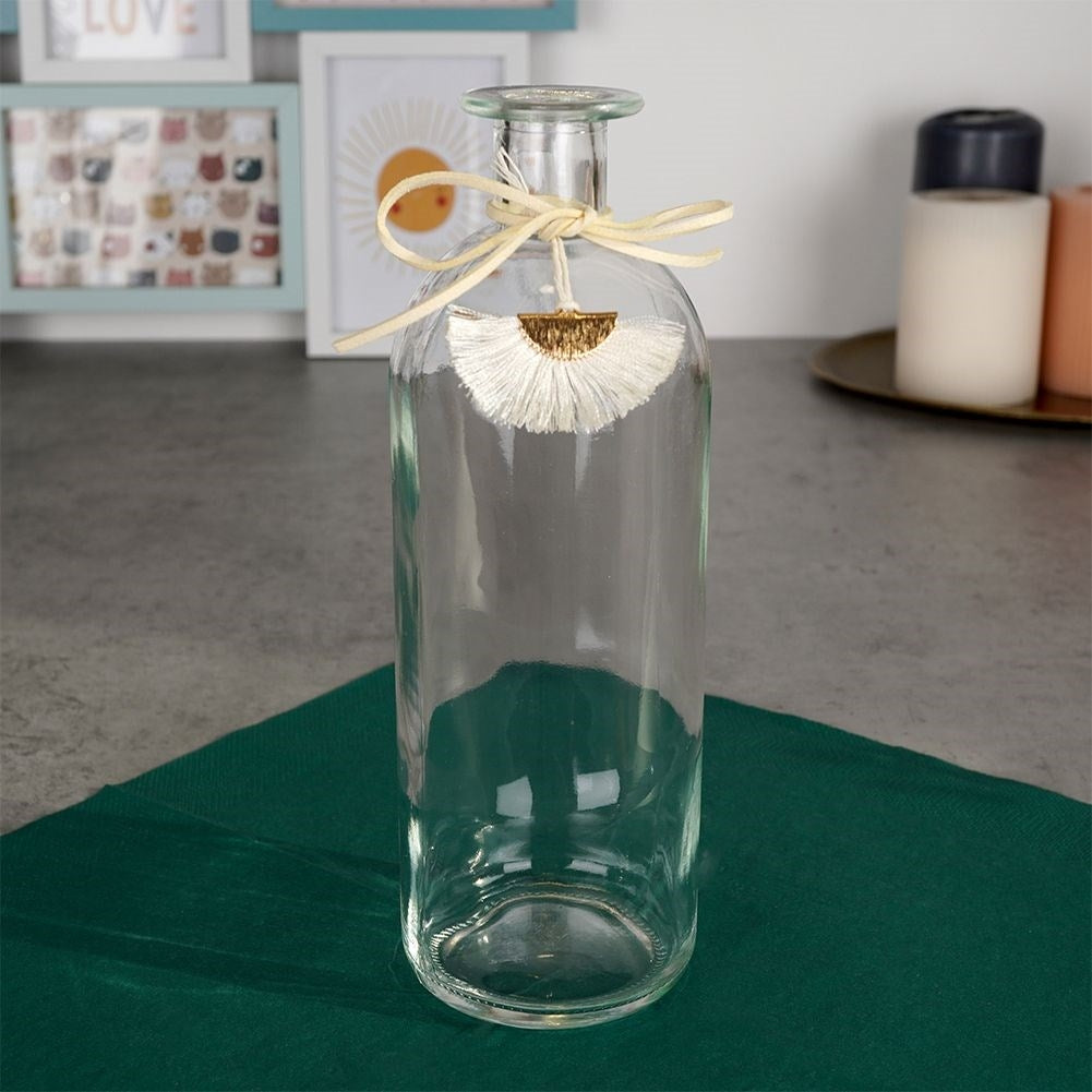 Boho glass vase with flower pendant