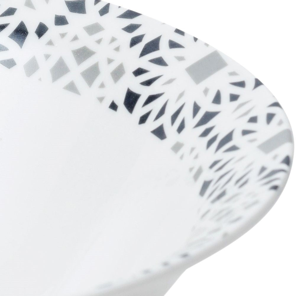 Bowl in Porcelain: Microwave safe & Dishwasher safe
