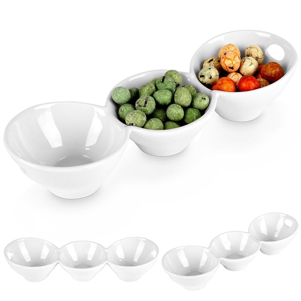 Bowl in white porcelain with three compartments for dip and snacks