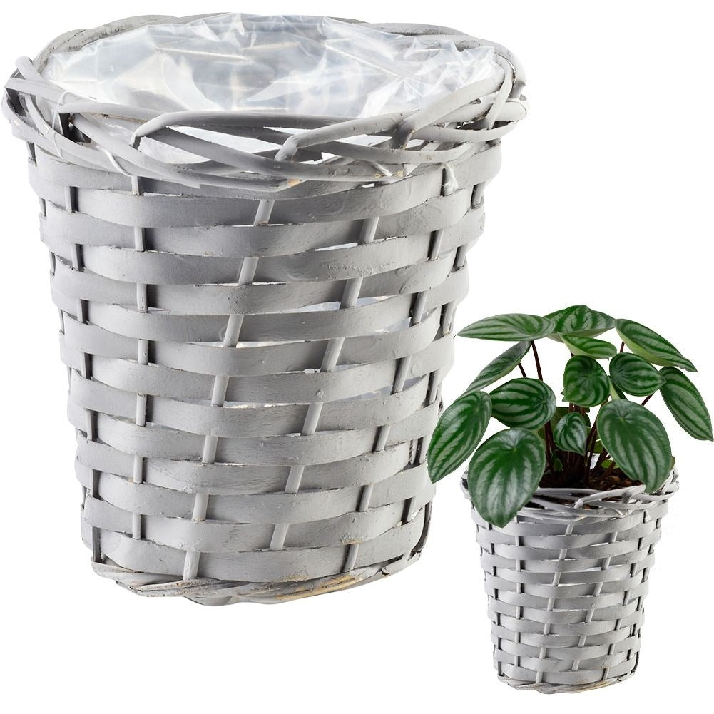 Braided basket pot in gray rattan with plastic inside