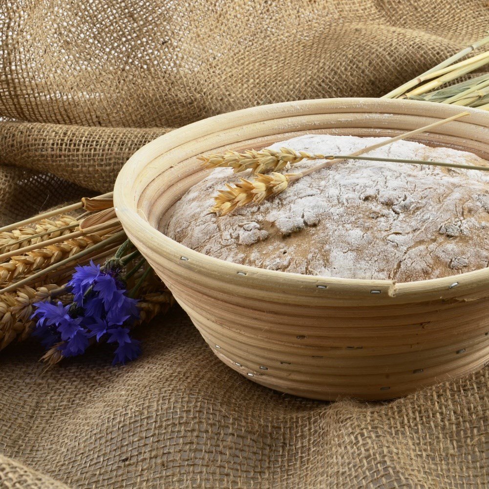 Bread basket for fermentation and storage of home-baked bread