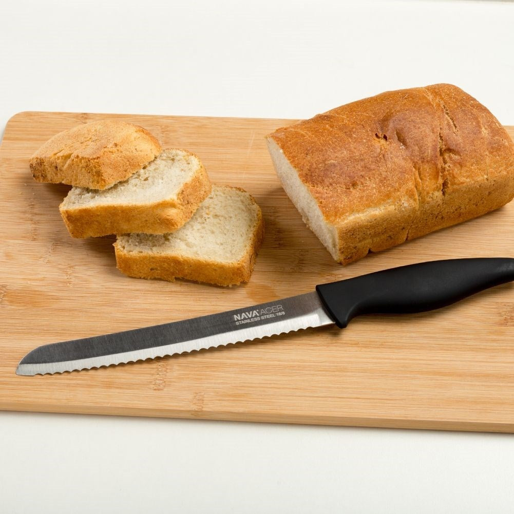 Bread knife 20 cm with serrated blade and comfortable handle