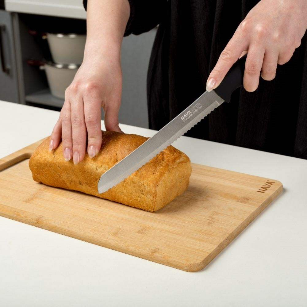 Bread knife 20 cm with serrated blade and comfortable handle
