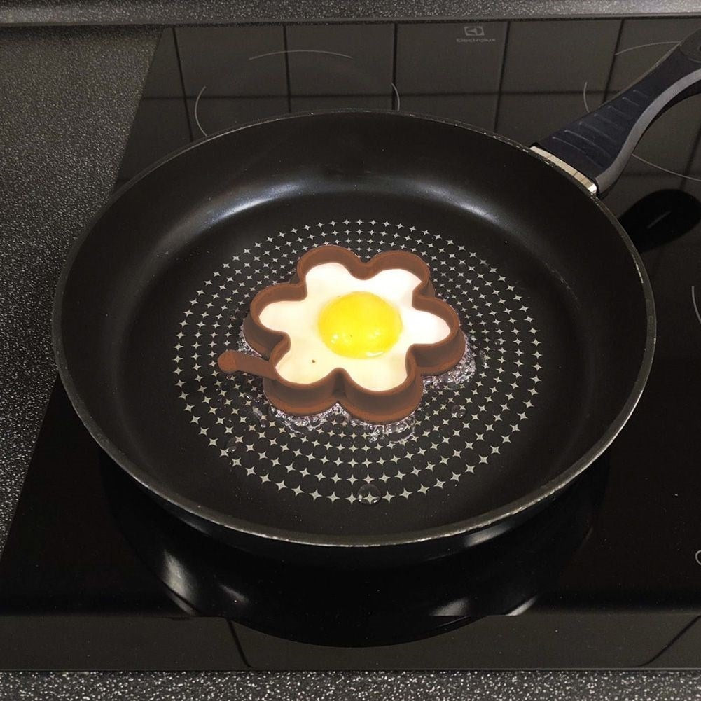 Brown Silicone Mold for Fried Eggs & Pancakes in Flower Shape