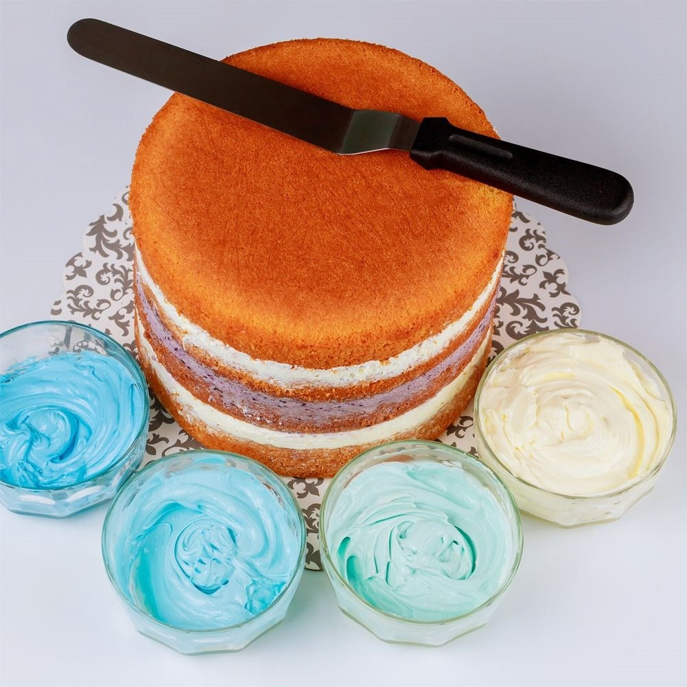 Cake spatula and knife: Perfect for cream and cakes