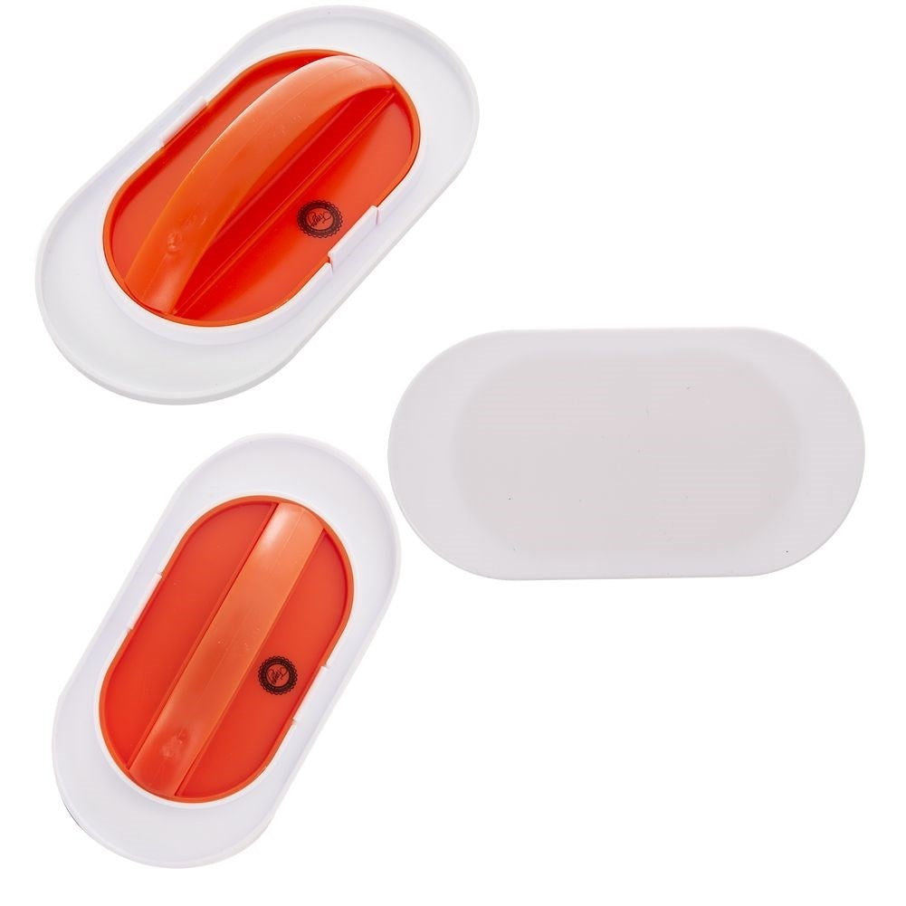 Cake tool for smooth sugar paste and marzipan