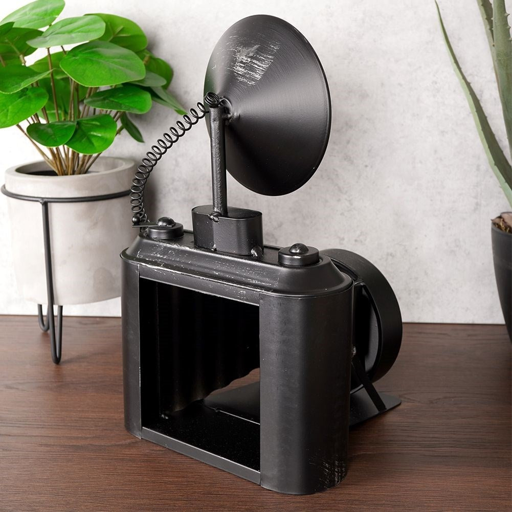 Camera-designed clock - stylish and modern interior