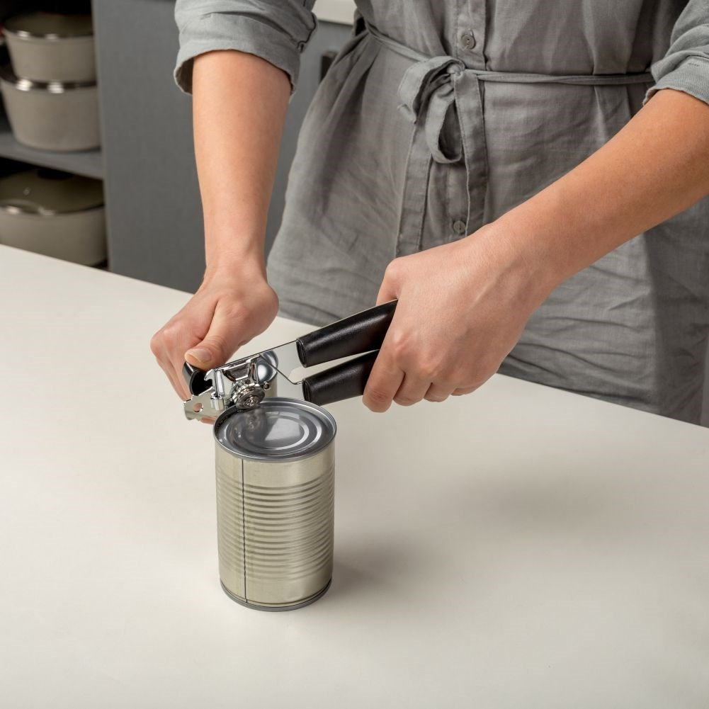 Can opener with non-slip handles, sturdy and durable