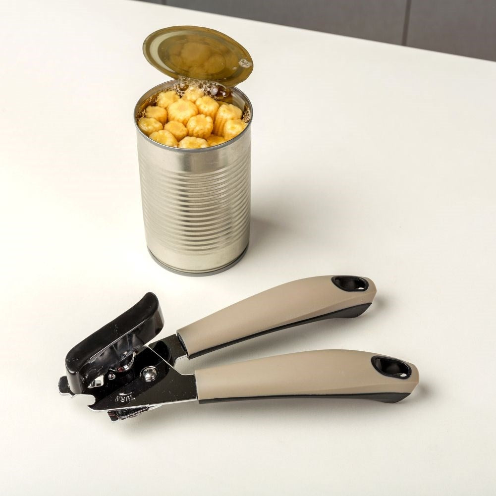 Can opener with non-slip handles, sturdy and durable