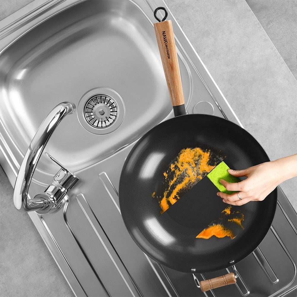 Carbon steel wok with non-stick, for all stoves and dishwashers