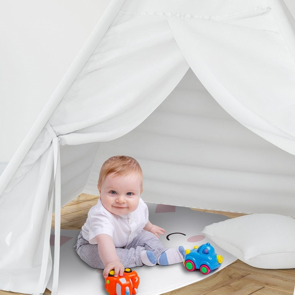 Carpet for children's rooms with cute rabbit motif and non-slip underside