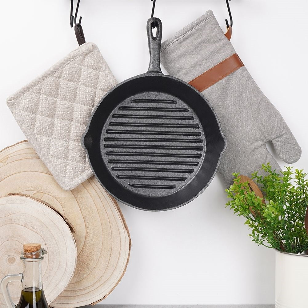 Cast iron frying pan 24 cm: Induction & oven safe