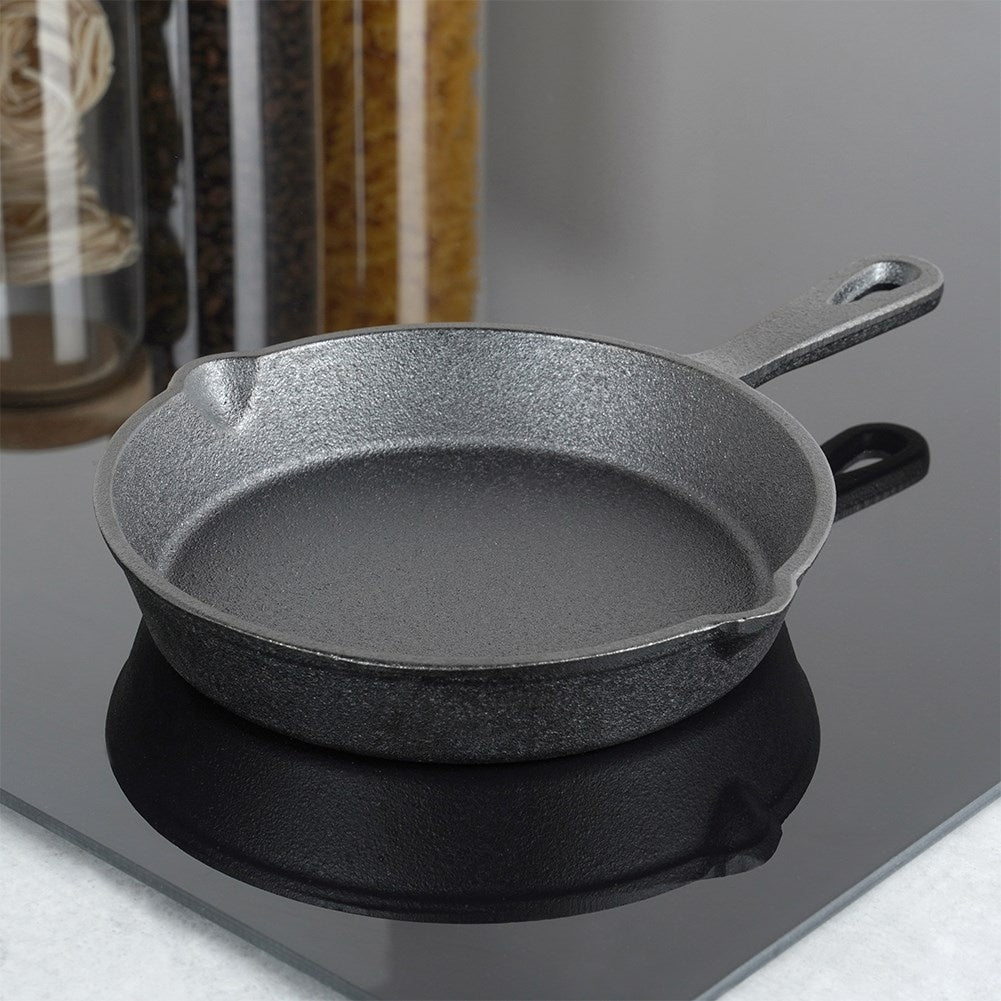 Cast iron pan 15 cm with spouts for all heat sources