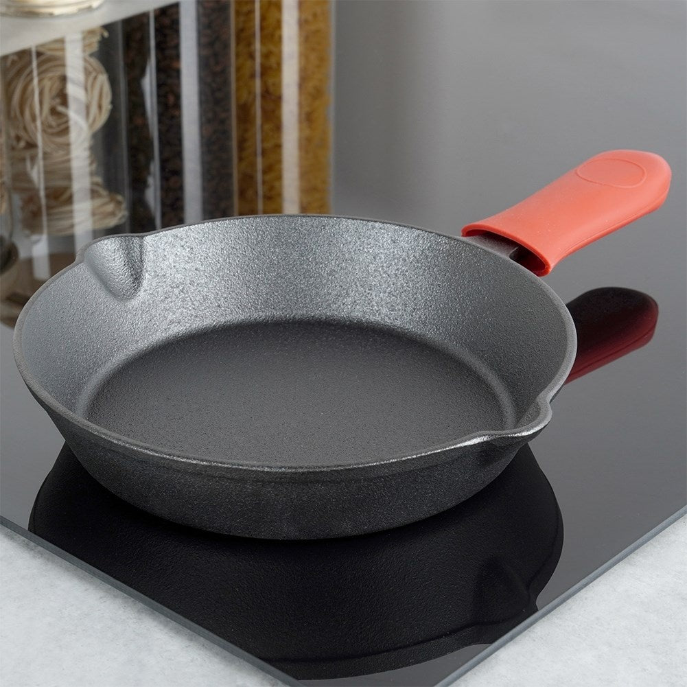 Cast iron pan 20 cm with silicone cover for induction and oven