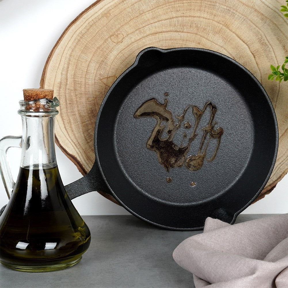 Cast iron pan 20 cm with silicone cover for induction and oven