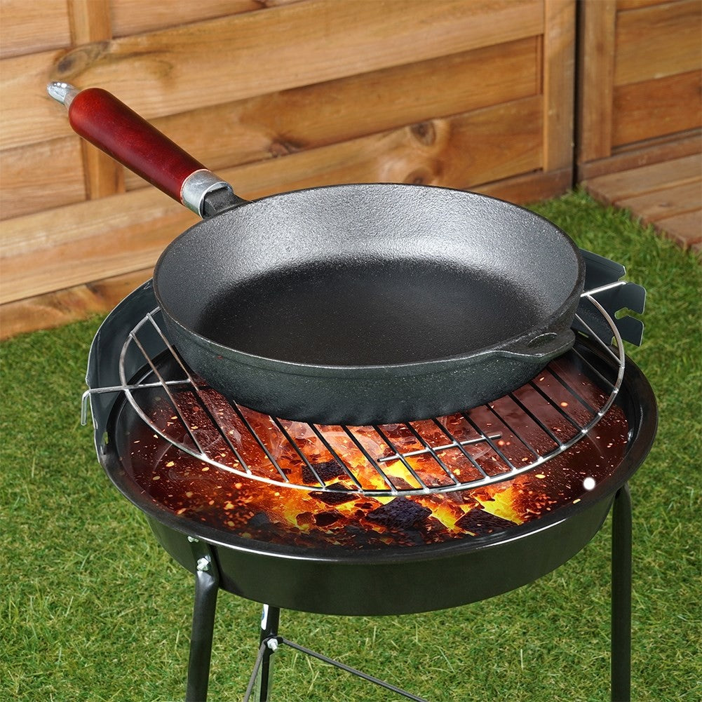 Cast iron pan 24 cm with wooden handle