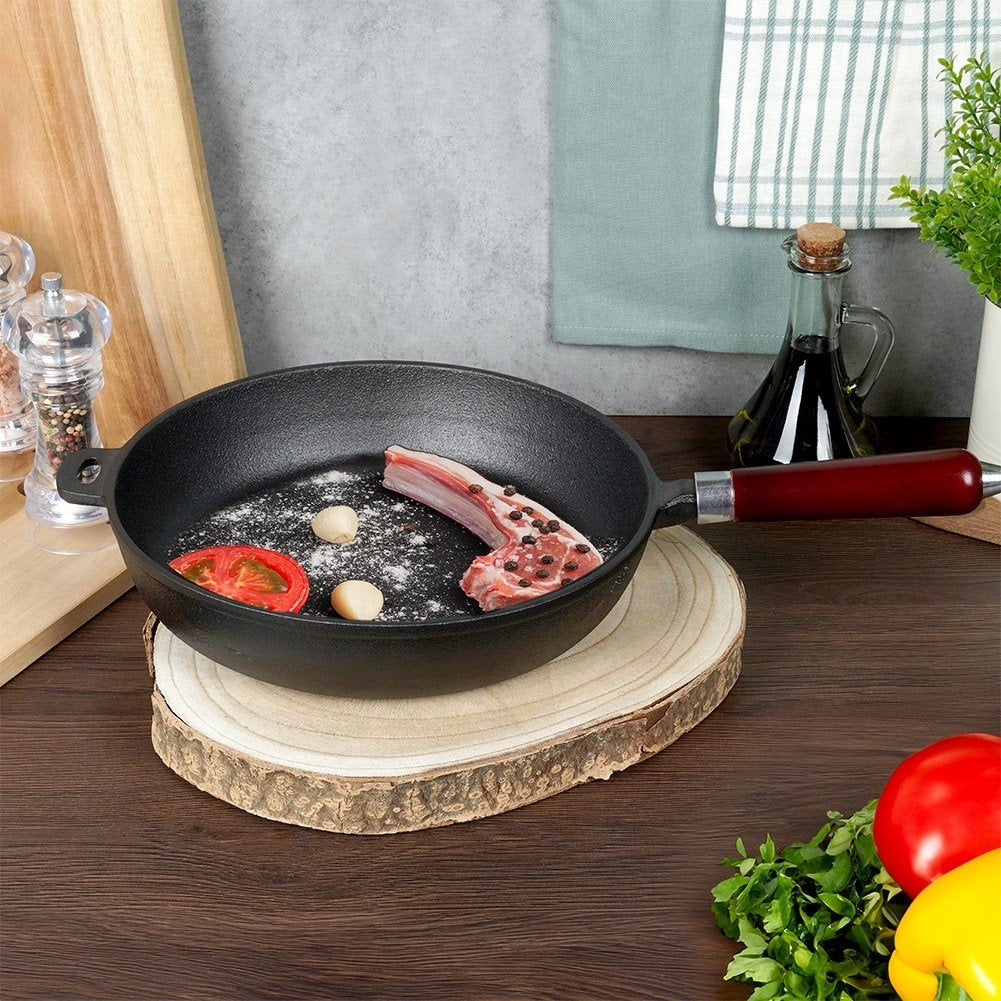 Cast iron pan 28 cm with wooden handle