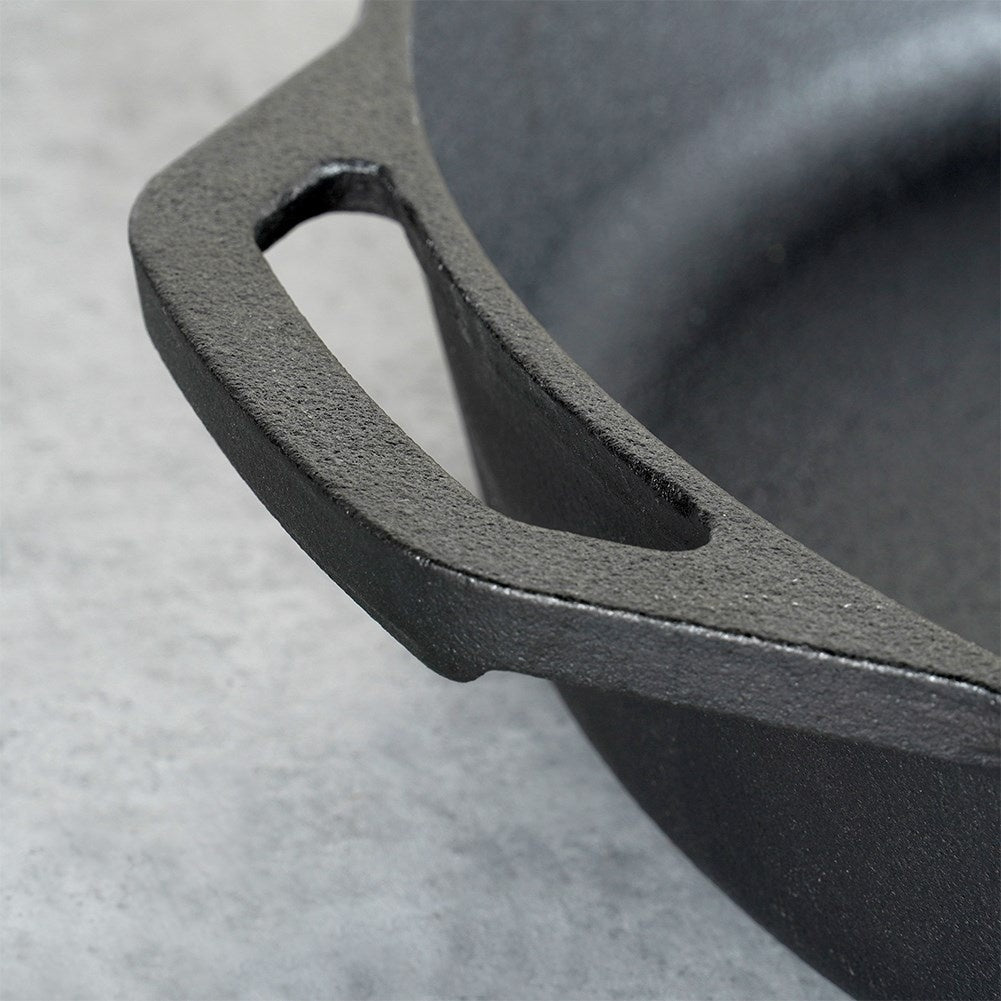 Cast iron pan 30 cm with silicone handle for all heat sources