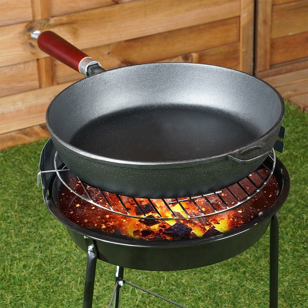 Cast iron pan 30 cm with wooden handle for all cooking