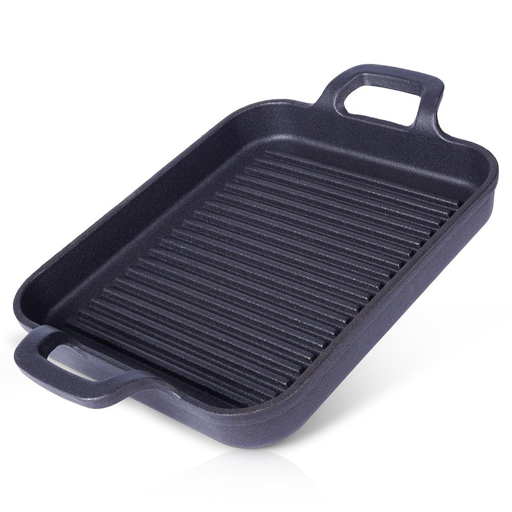 Cast iron pan for grilled dishes on the stove, oven and open fire