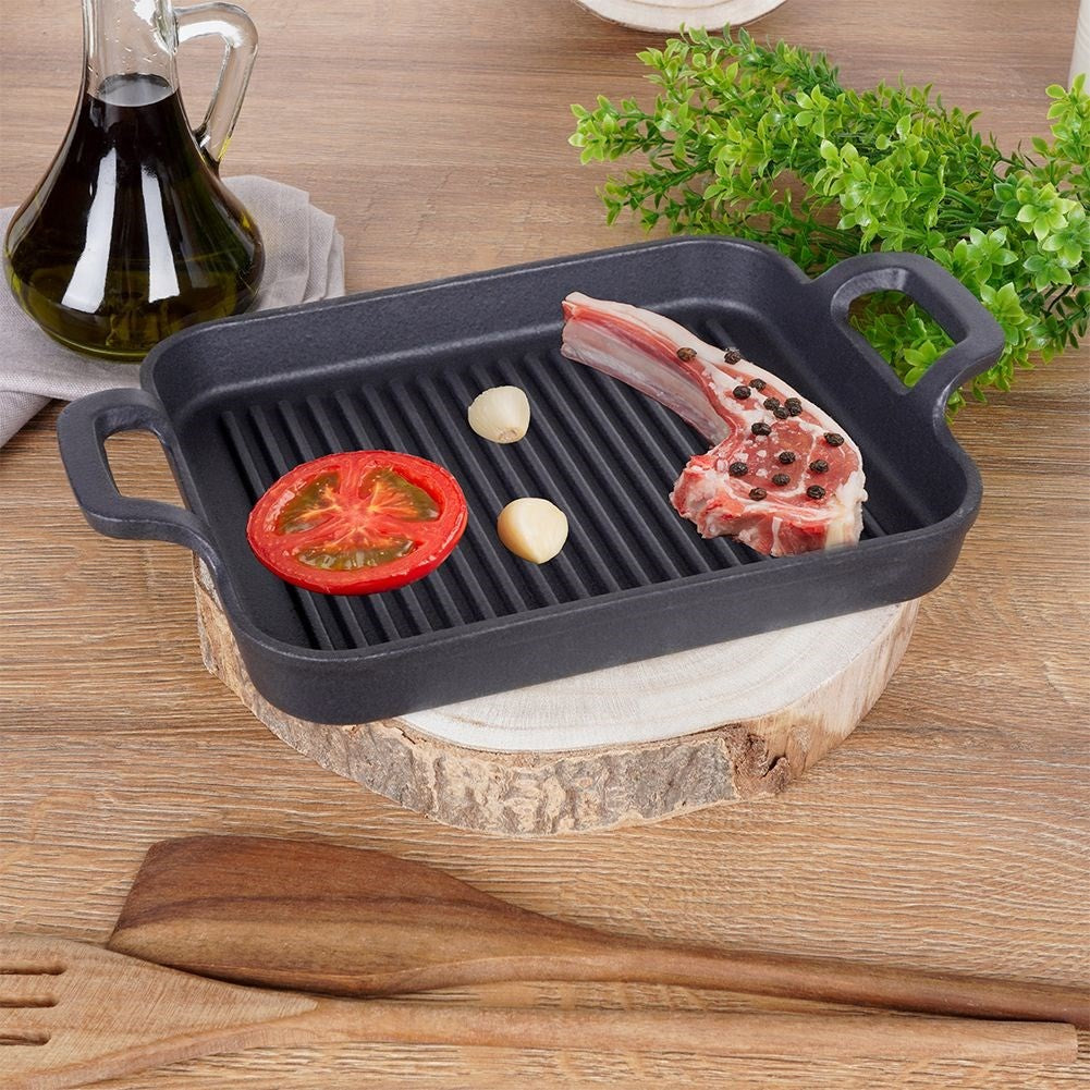 Cast iron pan for grilled dishes on the stove, oven and open fire