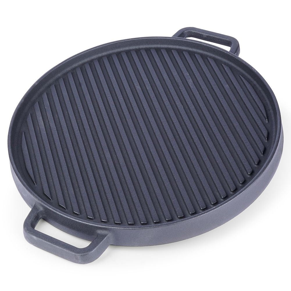 Cast iron pan for meat, vegetables and potatoes in oven or fire