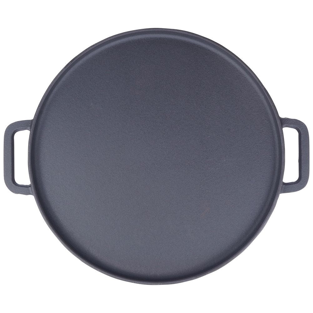 Cast iron pan for meat, vegetables and potatoes in oven or fire